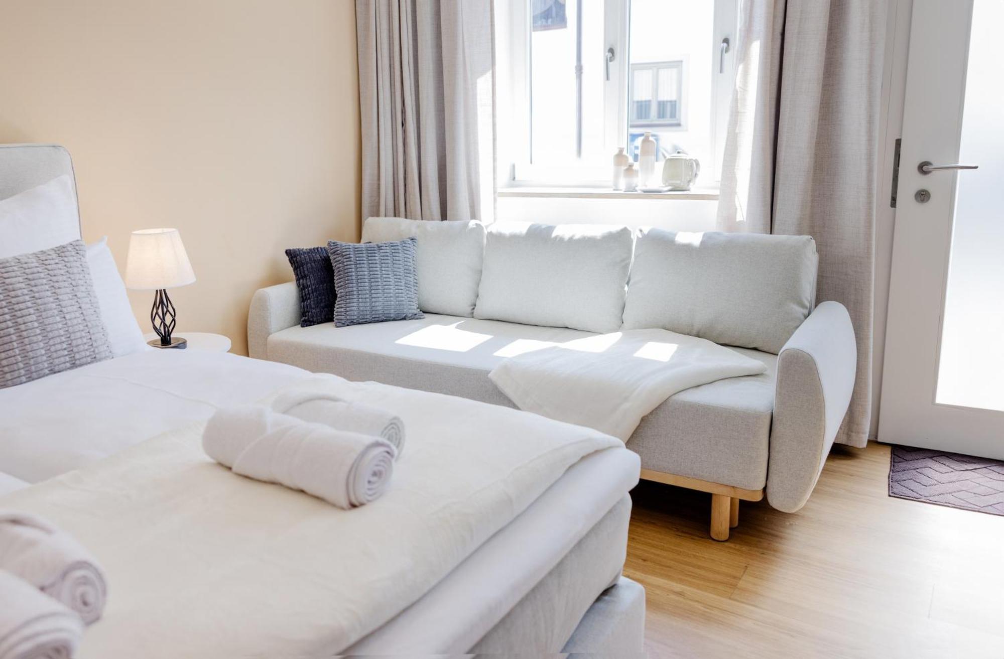 Lumen Homes - Altstadt-Studio Direkt Im Zentrum, Kueche, Netflix, Oeffentlicher Parkplatz Ums Eck Ingolstadt Bagian luar foto