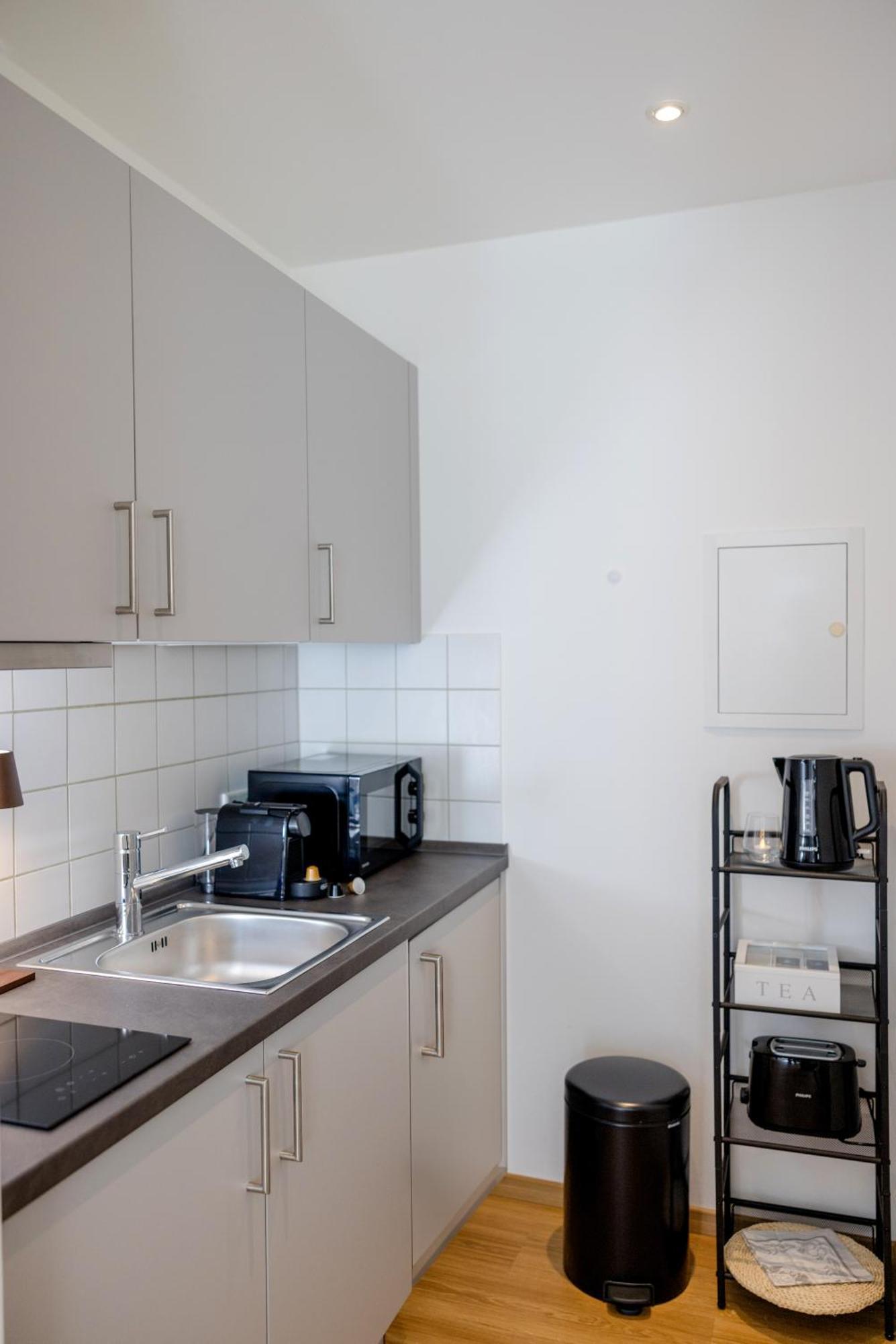Lumen Homes - Altstadt-Studio Direkt Im Zentrum, Kueche, Netflix, Oeffentlicher Parkplatz Ums Eck Ingolstadt Bagian luar foto