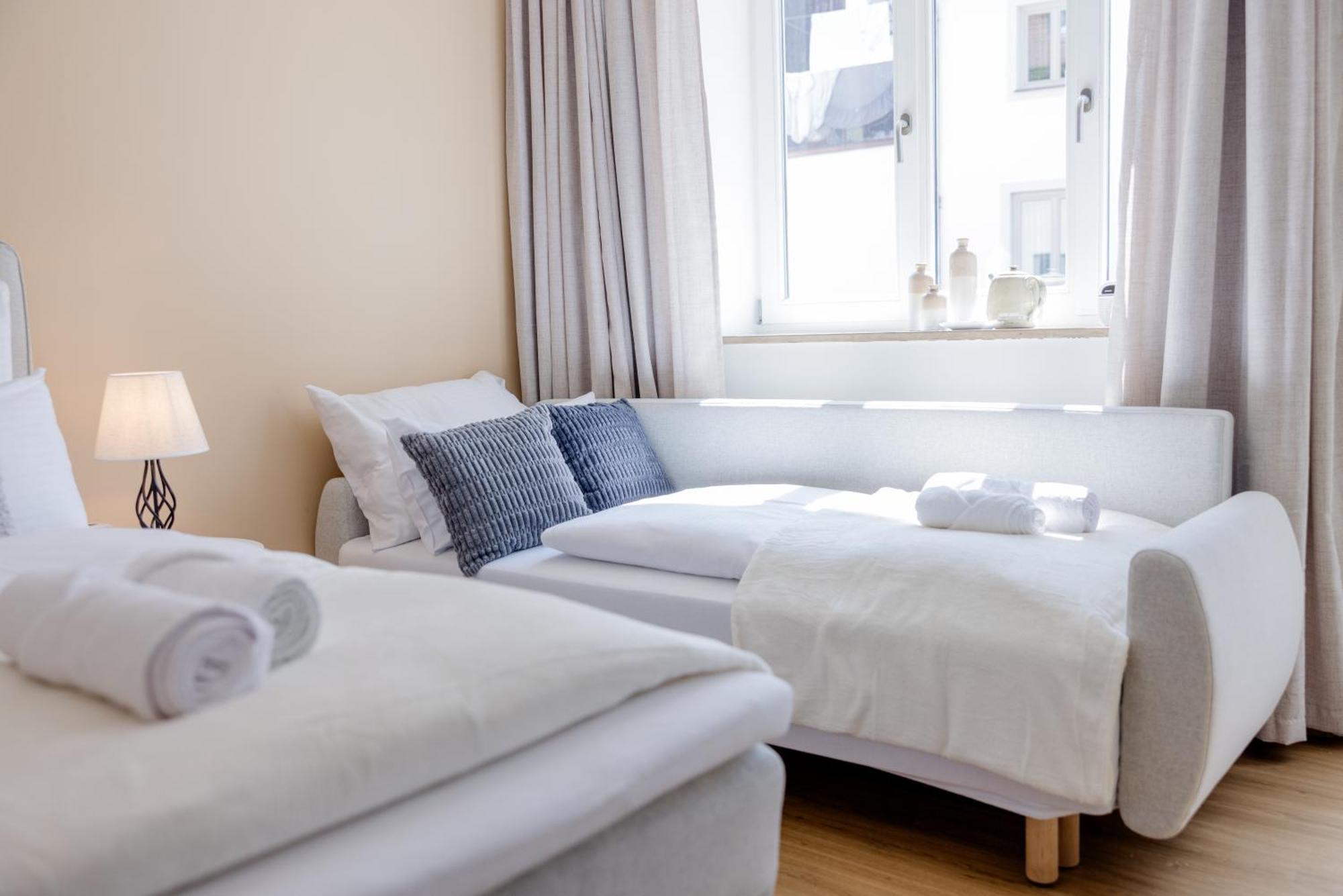 Lumen Homes - Altstadt-Studio Direkt Im Zentrum, Kueche, Netflix, Oeffentlicher Parkplatz Ums Eck Ingolstadt Bagian luar foto