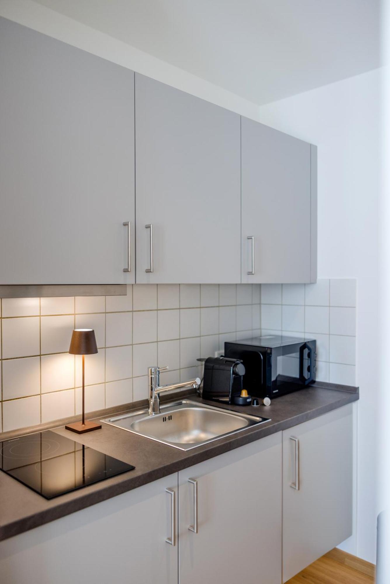 Lumen Homes - Altstadt-Studio Direkt Im Zentrum, Kueche, Netflix, Oeffentlicher Parkplatz Ums Eck Ingolstadt Bagian luar foto