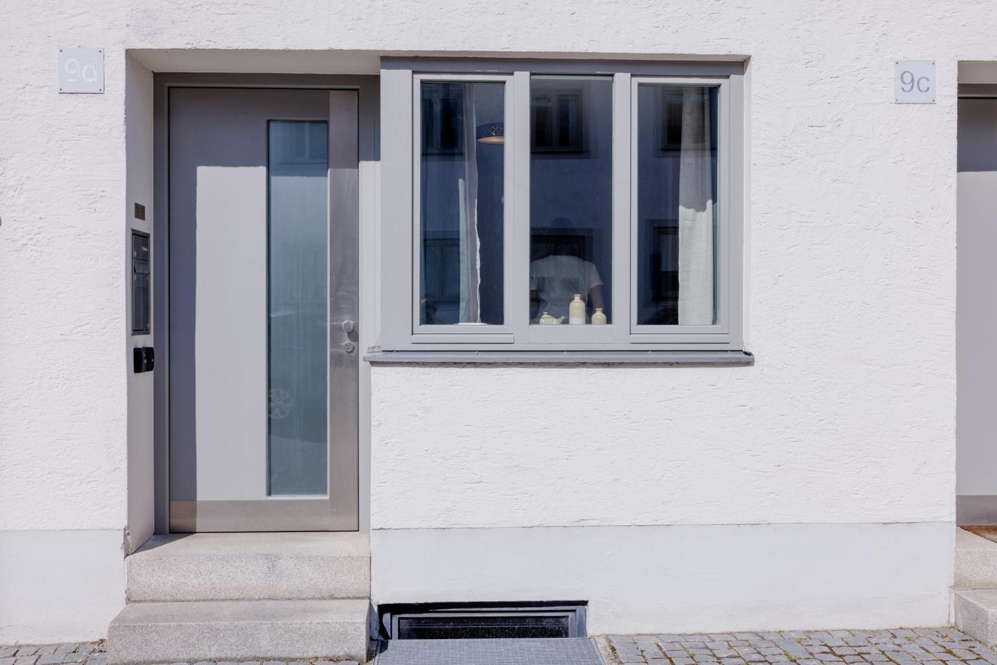 Lumen Homes - Altstadt-Studio Direkt Im Zentrum, Kueche, Netflix, Oeffentlicher Parkplatz Ums Eck Ingolstadt Bagian luar foto