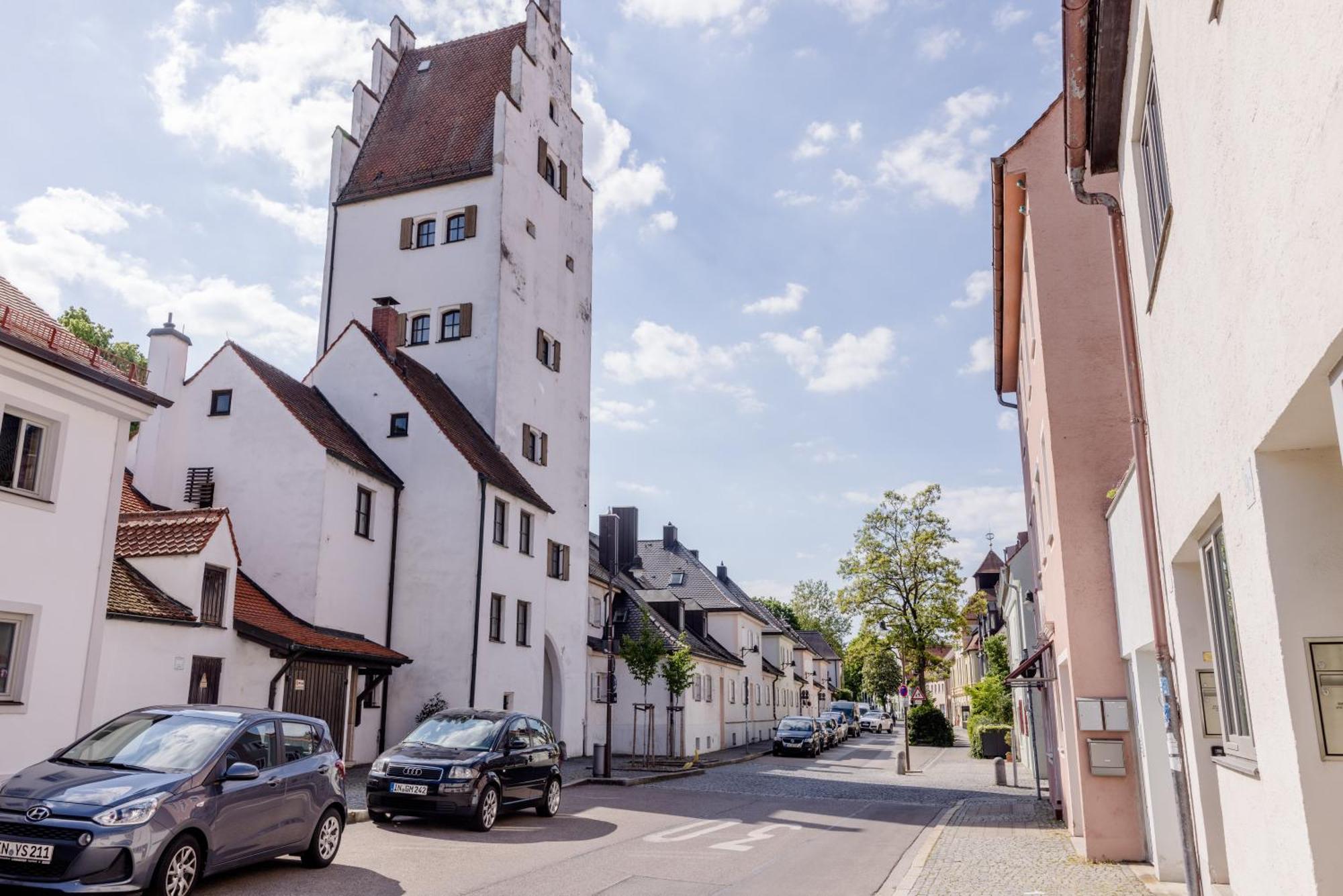 Lumen Homes - Altstadt-Studio Direkt Im Zentrum, Kueche, Netflix, Oeffentlicher Parkplatz Ums Eck Ingolstadt Bagian luar foto