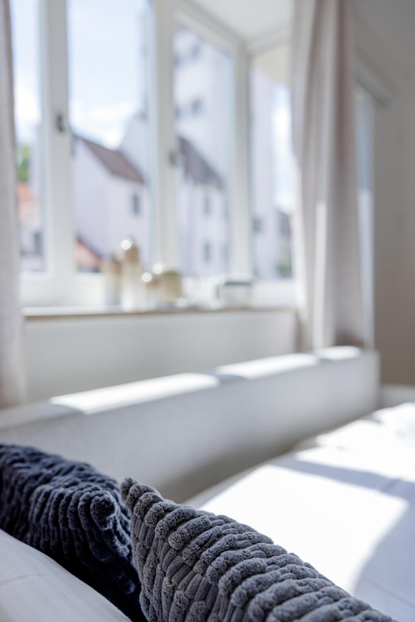 Lumen Homes - Altstadt-Studio Direkt Im Zentrum, Kueche, Netflix, Oeffentlicher Parkplatz Ums Eck Ingolstadt Bagian luar foto