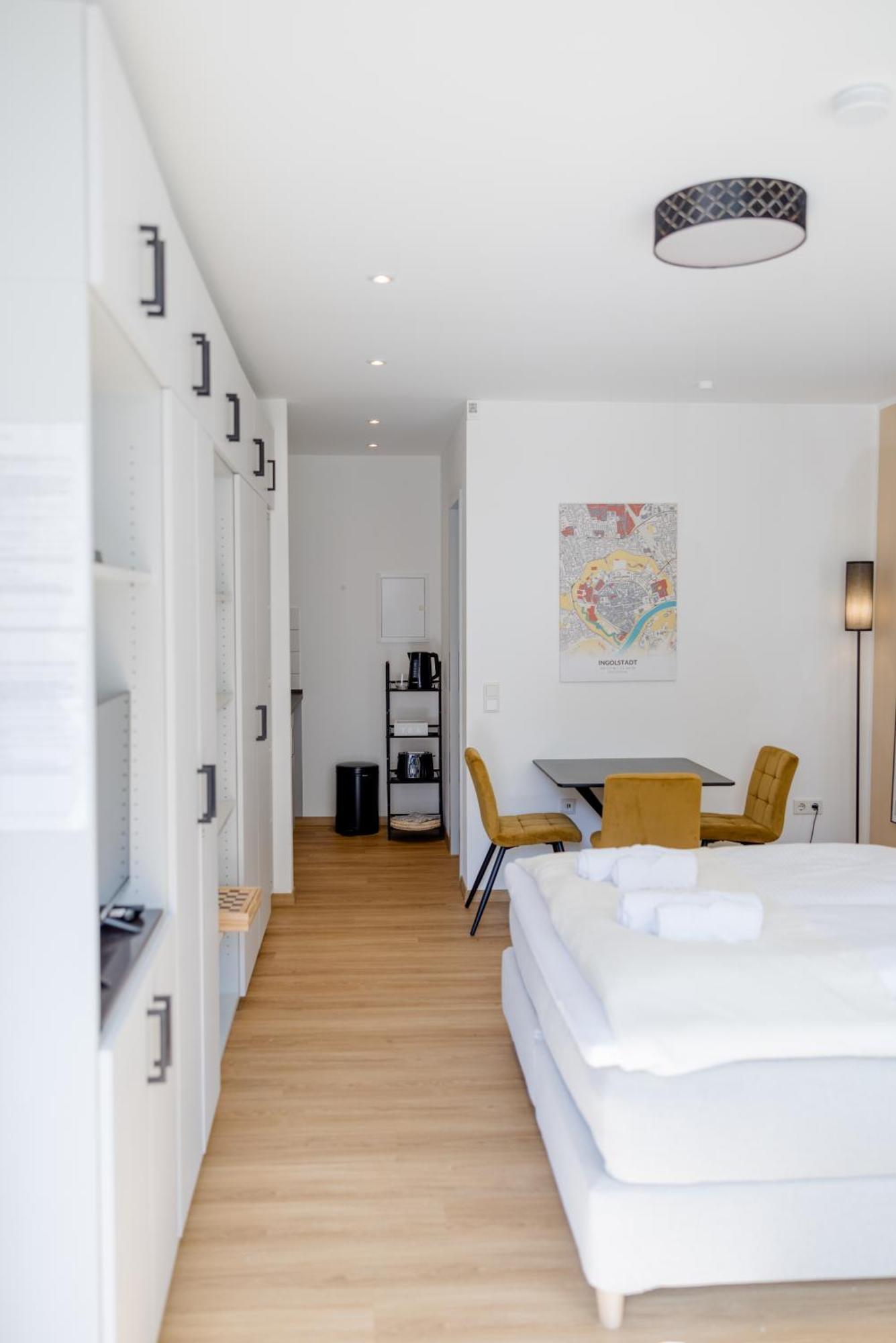 Lumen Homes - Altstadt-Studio Direkt Im Zentrum, Kueche, Netflix, Oeffentlicher Parkplatz Ums Eck Ingolstadt Bagian luar foto
