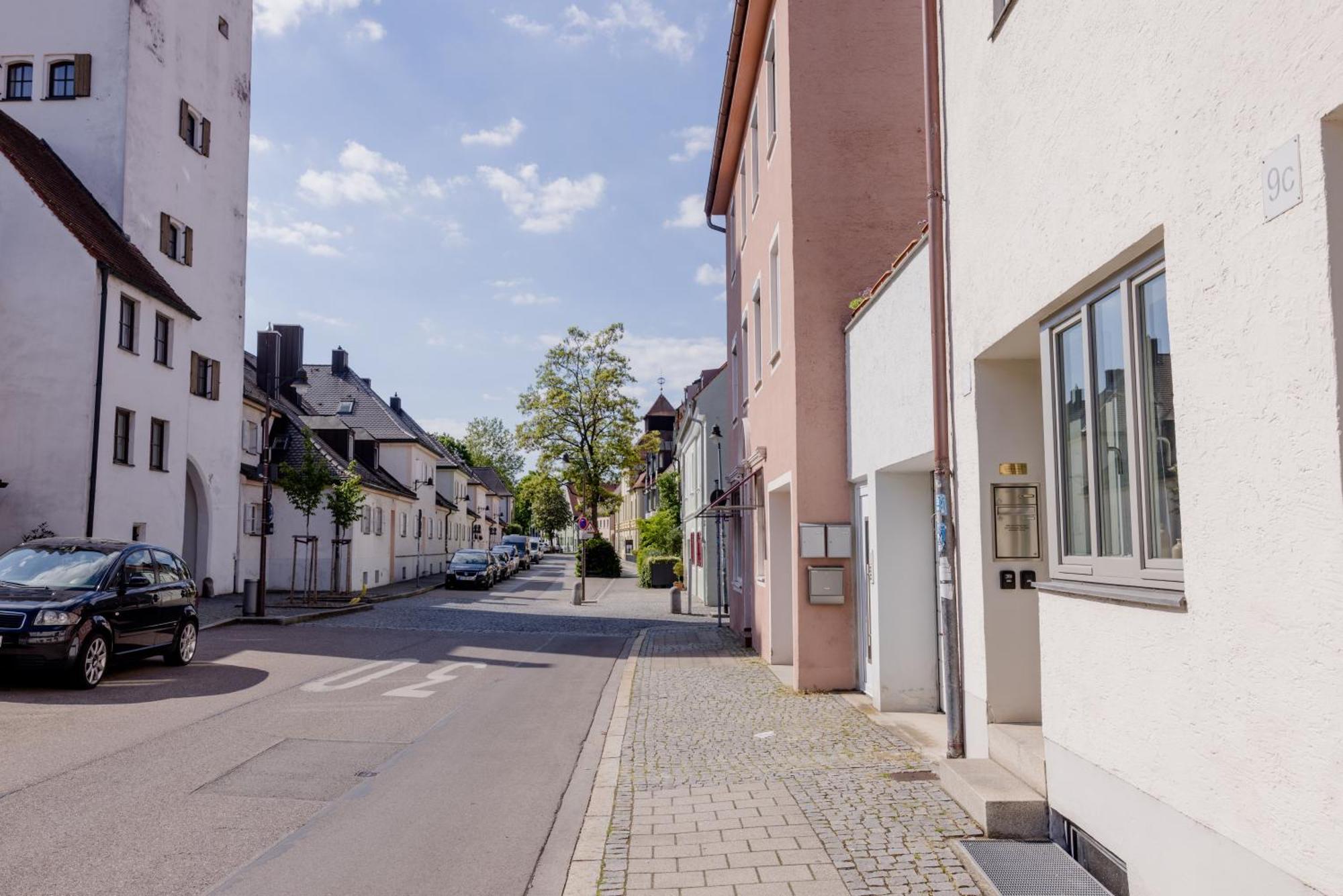 Lumen Homes - Altstadt-Studio Direkt Im Zentrum, Kueche, Netflix, Oeffentlicher Parkplatz Ums Eck Ingolstadt Bagian luar foto