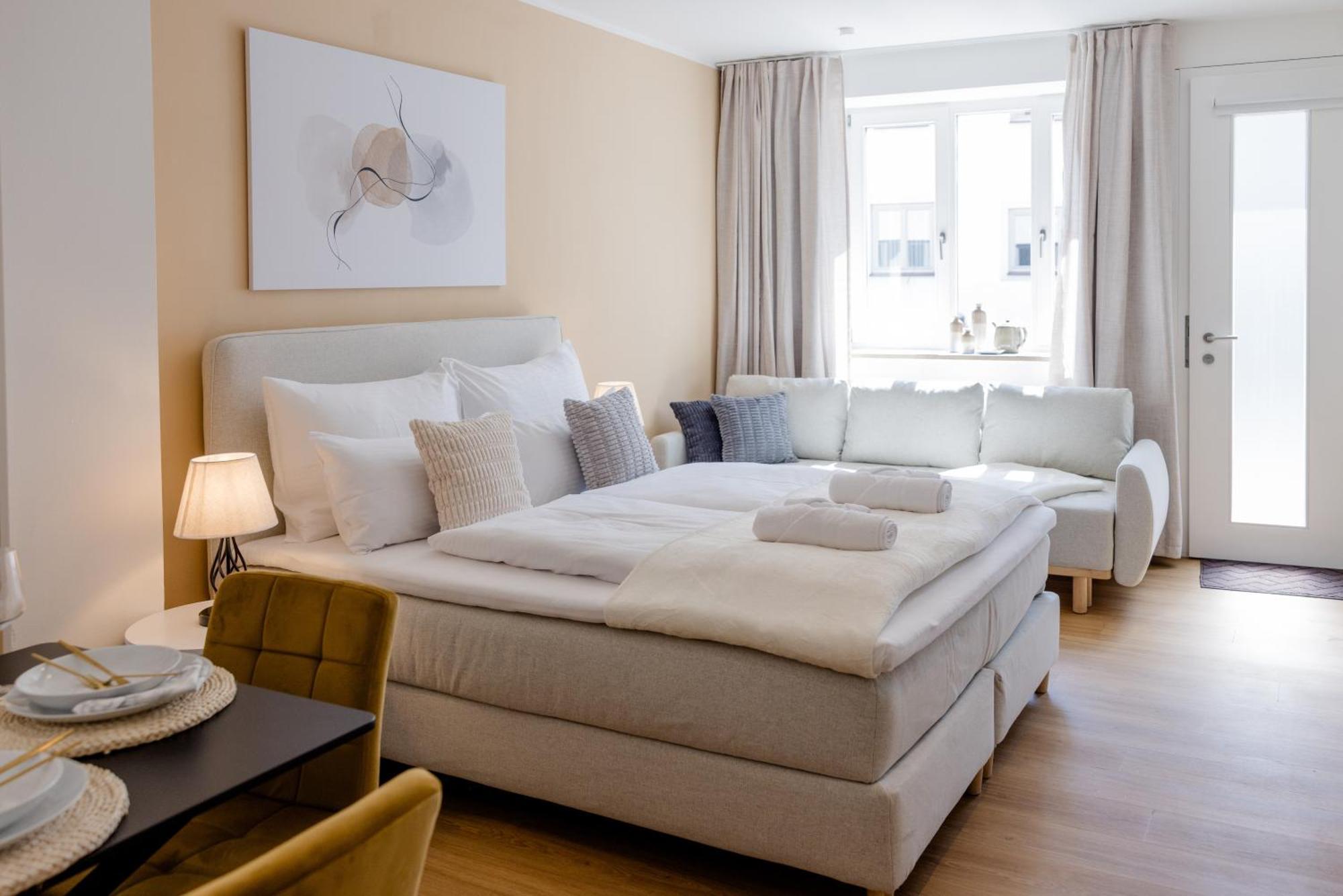 Lumen Homes - Altstadt-Studio Direkt Im Zentrum, Kueche, Netflix, Oeffentlicher Parkplatz Ums Eck Ingolstadt Bagian luar foto