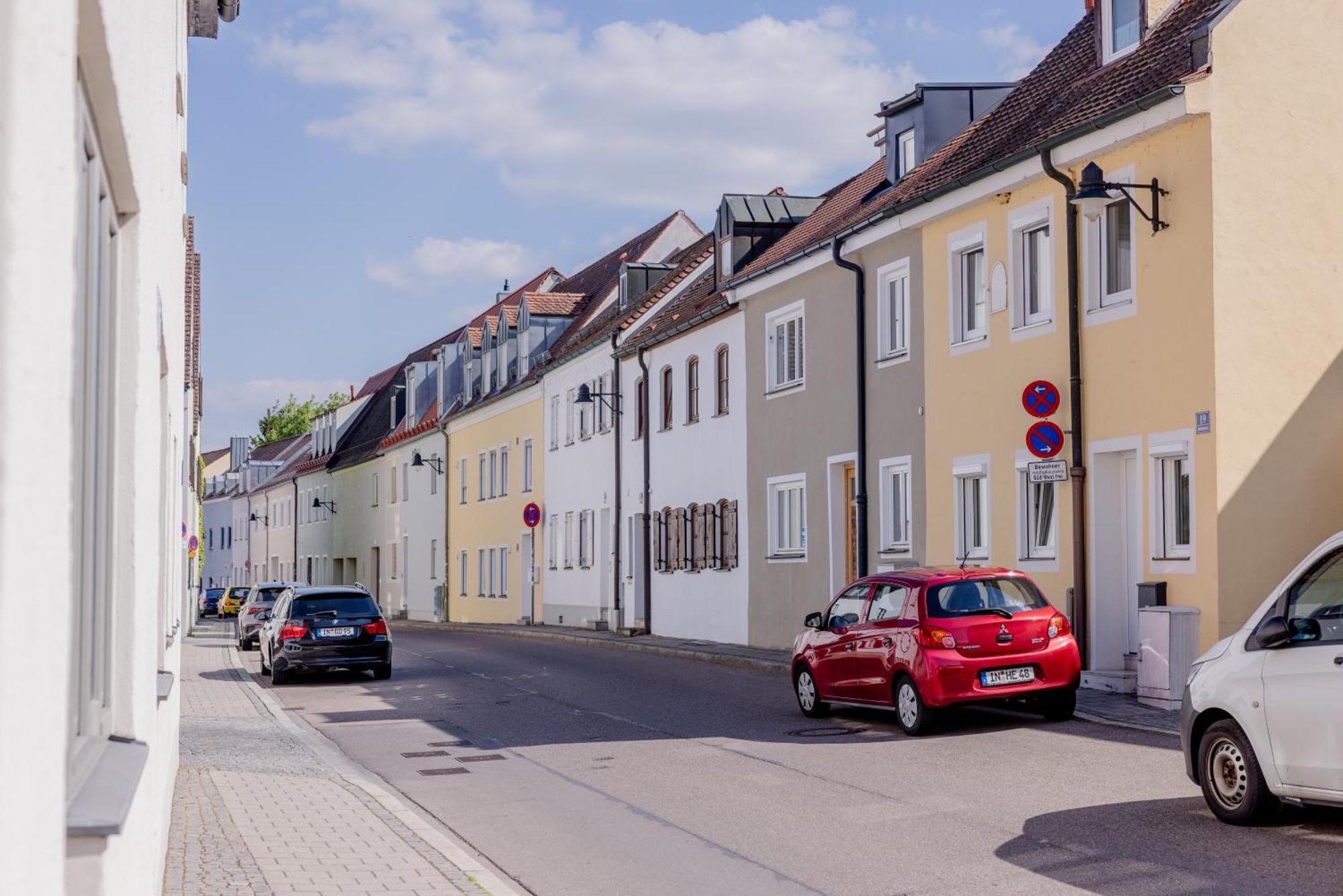 Lumen Homes - Altstadt-Studio Direkt Im Zentrum, Kueche, Netflix, Oeffentlicher Parkplatz Ums Eck Ingolstadt Bagian luar foto