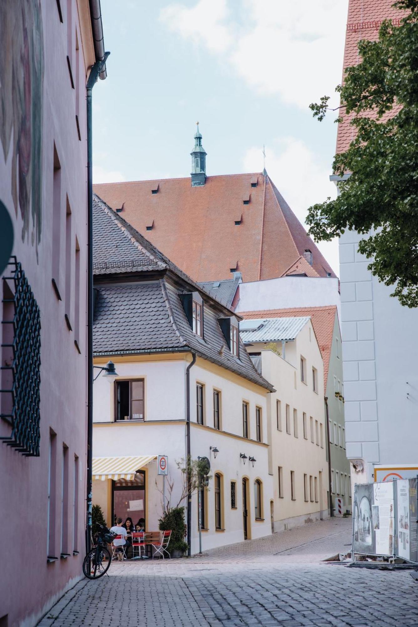 Lumen Homes - Altstadt-Studio Direkt Im Zentrum, Kueche, Netflix, Oeffentlicher Parkplatz Ums Eck Ingolstadt Bagian luar foto