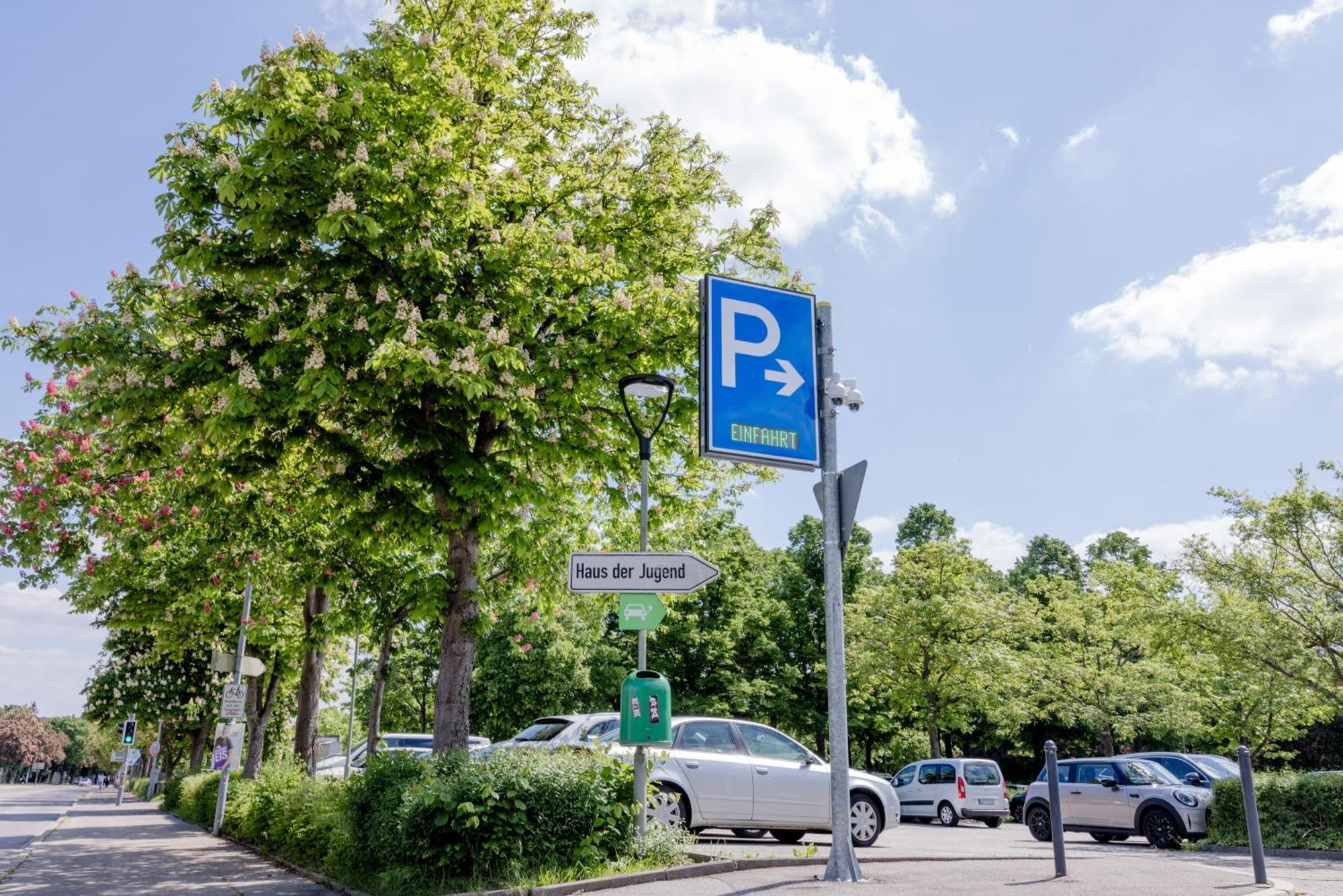 Lumen Homes - Altstadt-Studio Direkt Im Zentrum, Kueche, Netflix, Oeffentlicher Parkplatz Ums Eck Ingolstadt Bagian luar foto